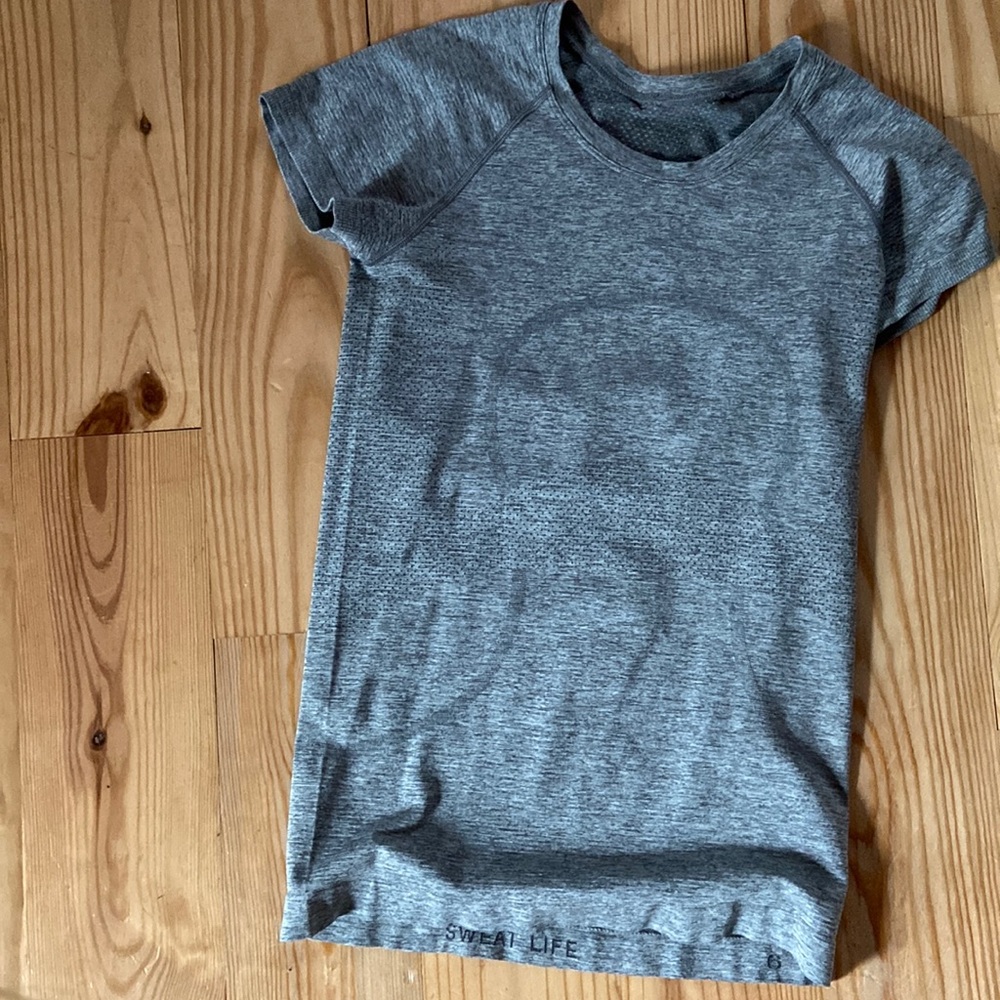 grey short sleeve swiftly